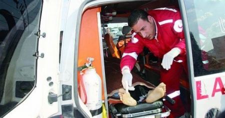 المحافظ اللواء ابراهيم رمضان باسم السيد الرئيس و رئيس الجامعة العربية الامريكية د. علي زيدان يقدمون التعازي لعائلة درويش في ابو سنان بوفاة الطالبين